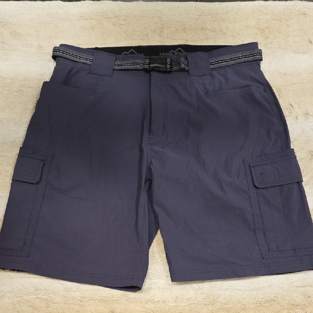 EDDIE BAUER Men's Navy Cargo Shorts (sz 36) / has Stretch w Nylon/Spandex fabric